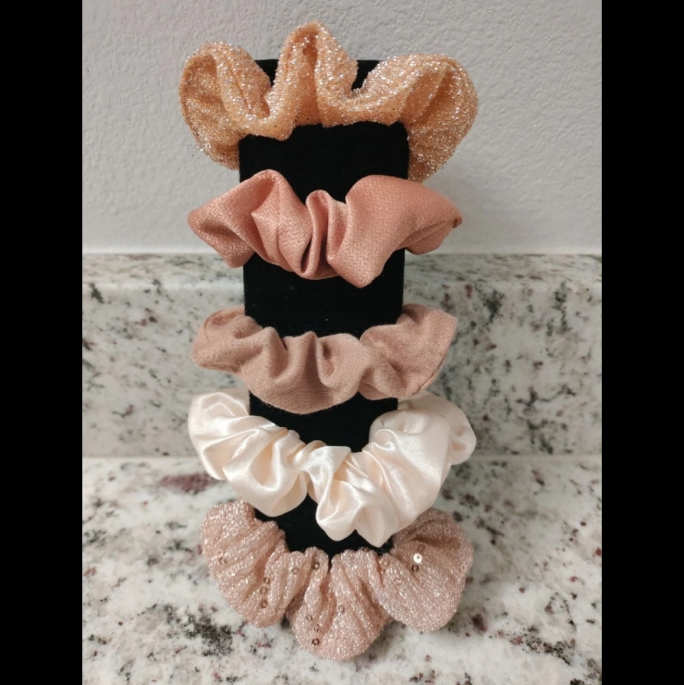 5pc pink & nude mixed mediums scrunchie set